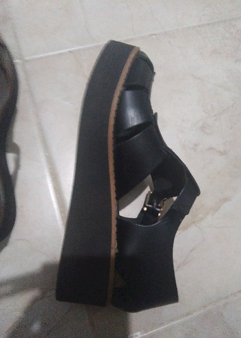 Zara kolSiyah Minimalist Kadın Dolgu Topuklu Sandalet