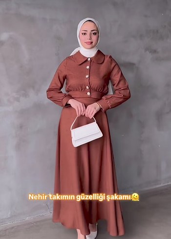 Kahverengi Uzun Kollu Kemerli Kadın Elbise