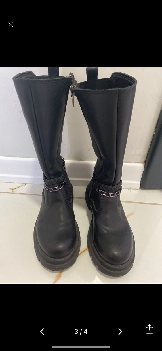 Zincir Detaylı Siyah Deri Kız Çizmesi - Görsel 3