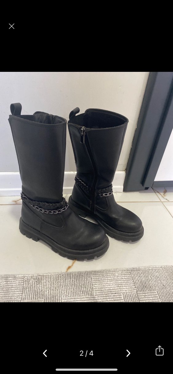 Zincir Detaylı Siyah Deri Kız Çizmesi - Görsel 2