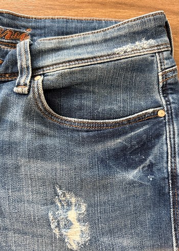 Mavi Denim Şort  Eskitme Mavi  Yırtık Detaylı  3638 - Görsel 10