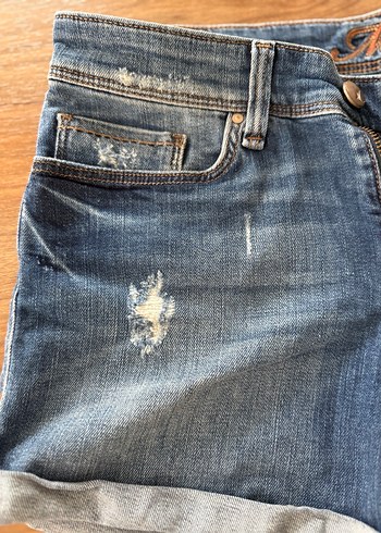 Mavi Denim Şort  Eskitme Mavi  Yırtık Detaylı  3638 - Görsel 9