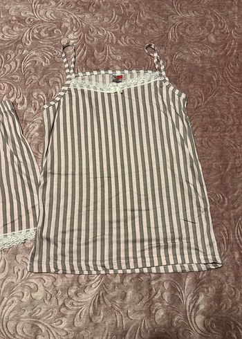Kısa Askılı Kadın Pijama Takımı