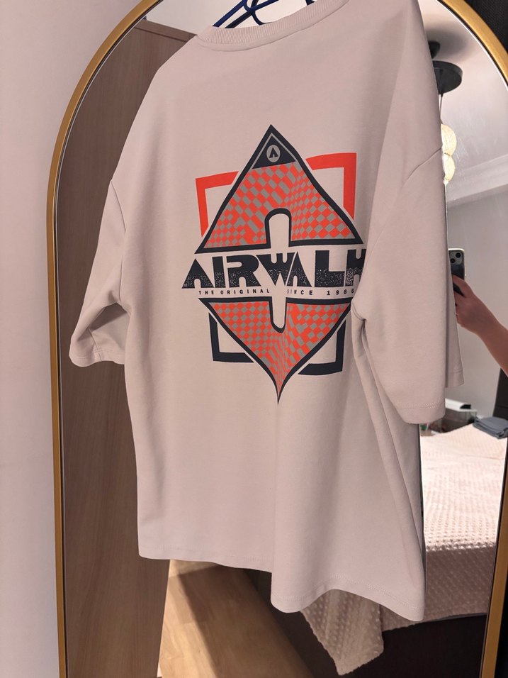 Bej Oversize Baskılı Kısa Kollu Tişört - Görsel 4