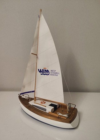 Beyaz Yelkenli Model Tekne Figürin - Görsel 2