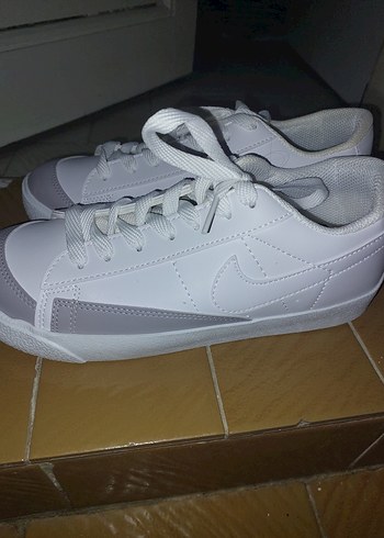 NIKE BEYAZ KADIN AYAKKABI - Görsel 2