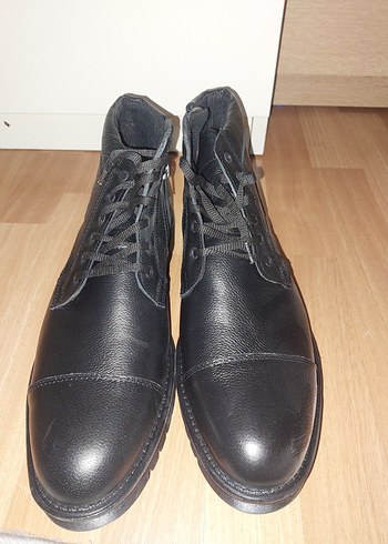 Siyah Erkek Bot - Görsel 2