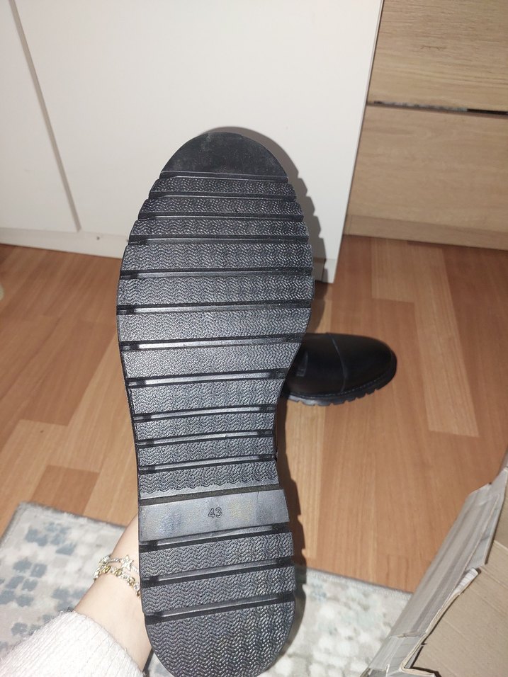 Siyah Erkek Bot - Görsel 4