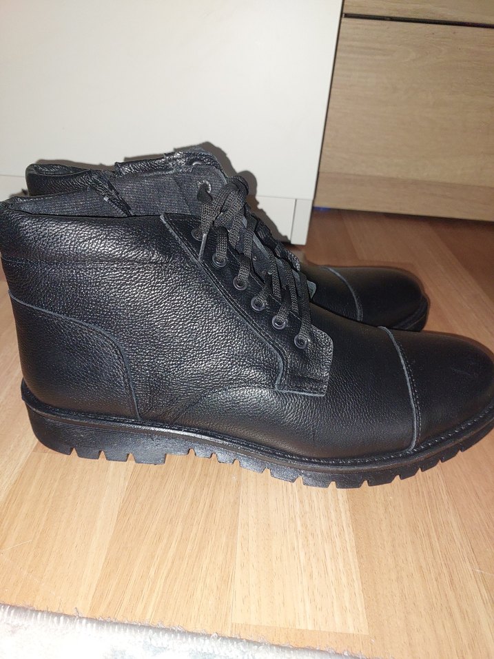 Siyah Erkek Bot - Görsel 3