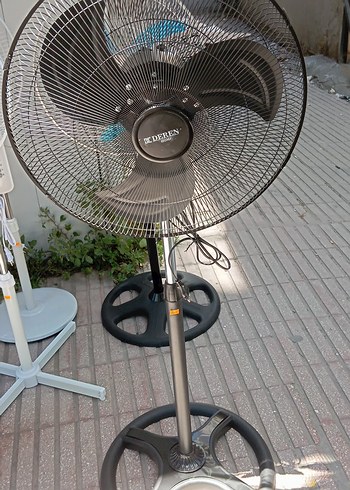 Gri Ayaklı Vantilatör CDEREA