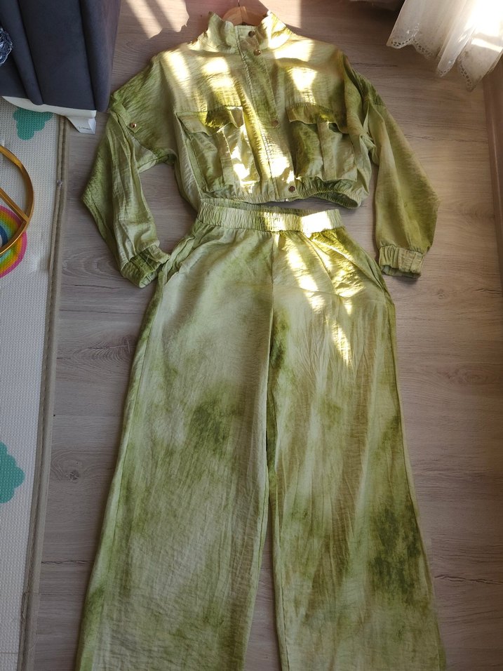 Yeşil Batik Desenli Bol Kesim Takim - Görsel 5