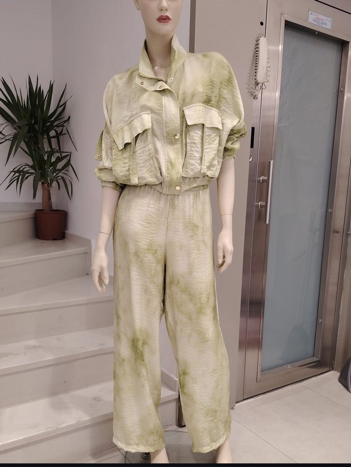 Yeşil Batik Desenli Bol Kesim Takim - Görsel 2