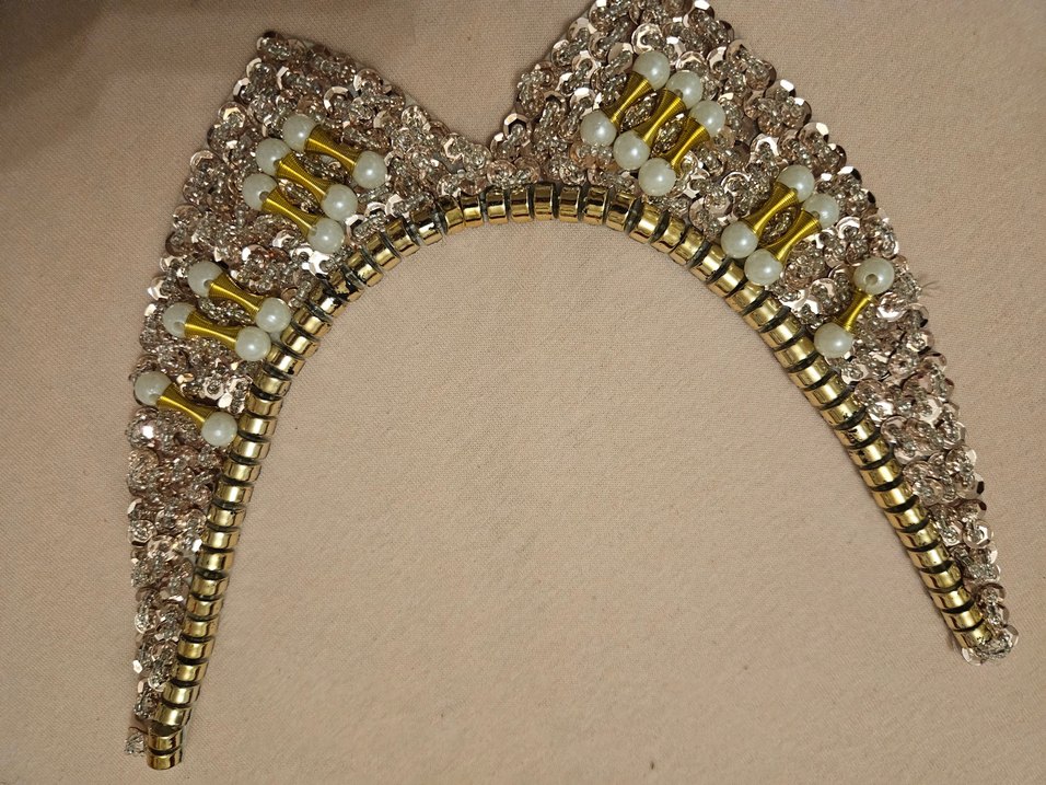 Boncuk İşlemeli Altın Renkli yakalik - Görsel 2