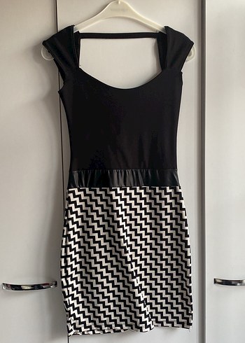 Siyah Zebra Desenli Midi Elbise