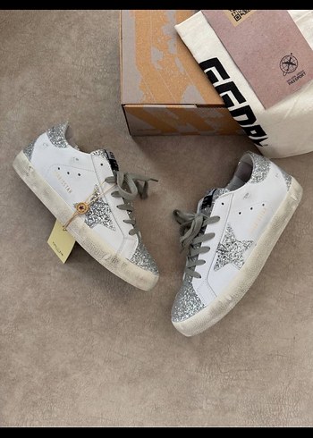 Golden Goose Deluxe 38