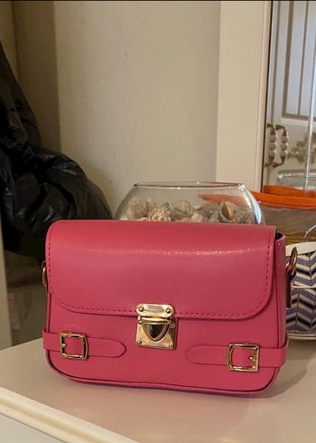Pembe Deri Tokalı Kadın Çanta