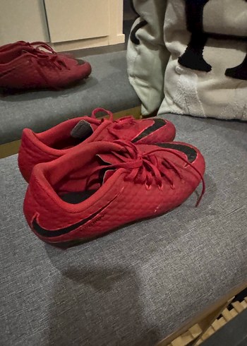 Nike Erkek cocuk HYPERVENOM Kırmızı Futbol krampon