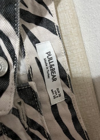 38 Beden beyaz Renk Kadın Beyaz Gri Zebra Desenli Pilili Kumaş Pantolon