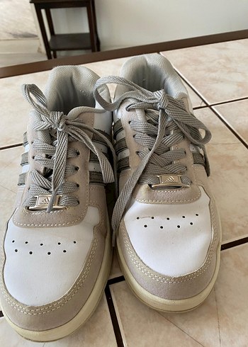 36 Beden Adidas Beyaz Gri Kadın Spor Ayakkabı