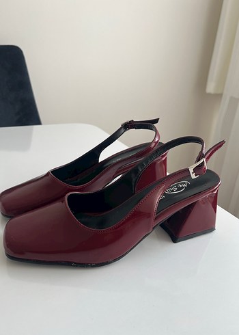 Bordo Tokalı Kadın Topuklu Klasik Ayakkabı