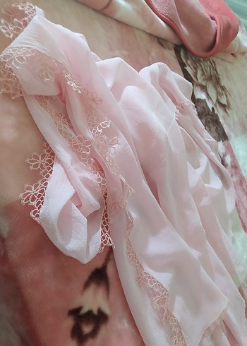 Dantel Detaylı Pembe İpek Görünümlü Kadın Şal - Görsel 5