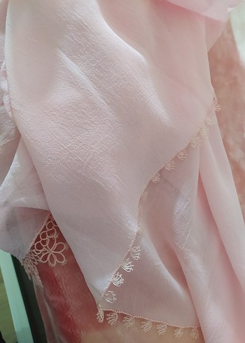 Dantel Detaylı Pembe İpek Görünümlü Kadın Şal - Görsel 4