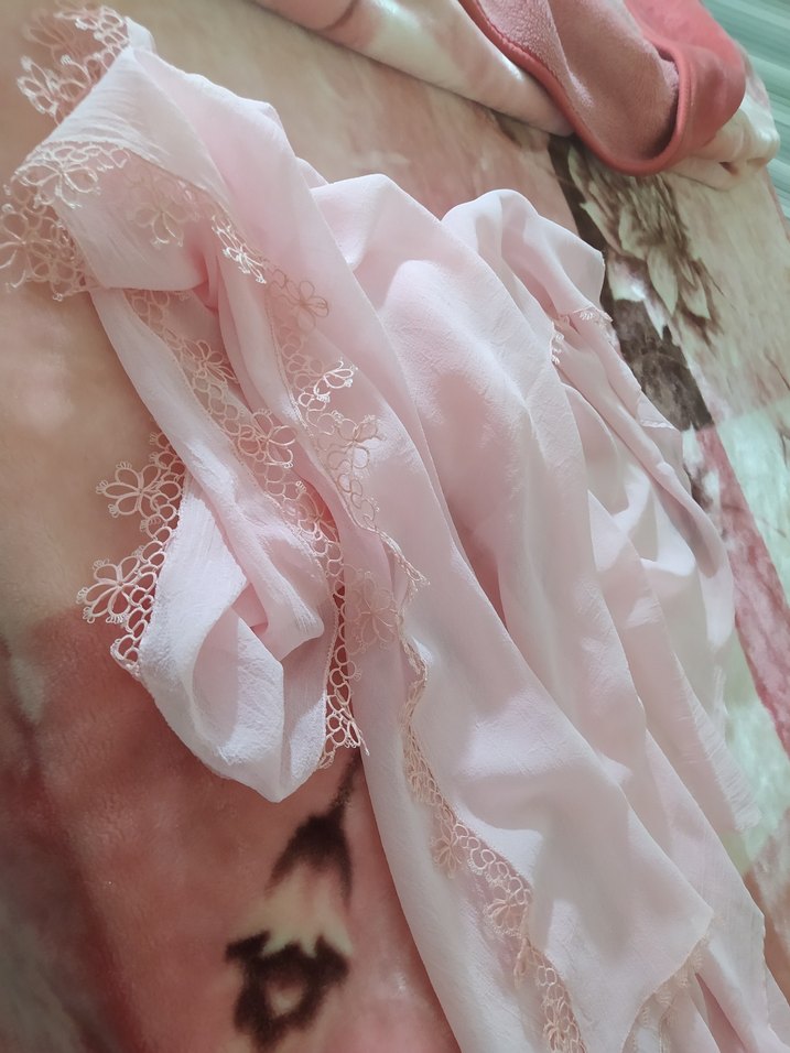 Dantel Detaylı Pembe İpek Görünümlü Kadın Şal - Görsel 5