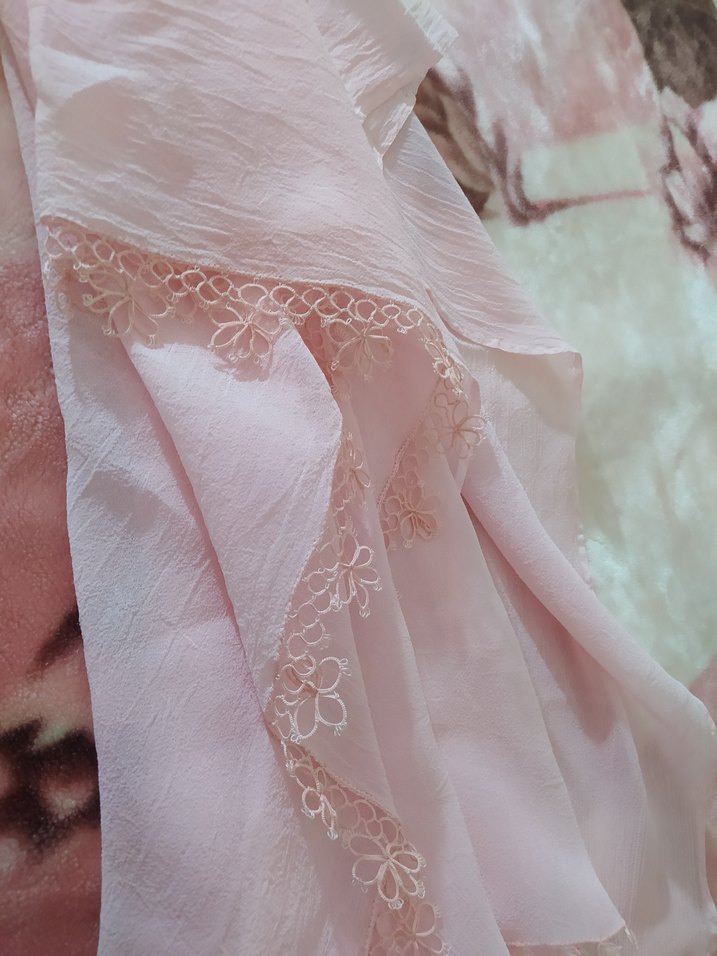 Dantel Detaylı Pembe İpek Görünümlü Kadın Şal - Görsel 3