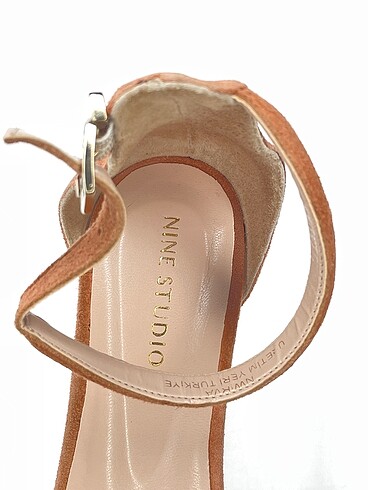 39 Beden çeşitli Renk Nine West Sandalet %70 İndirimli.