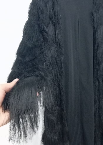 Uzun Siyah Kürk Detaylı Gotik Kadın Kıyafeti