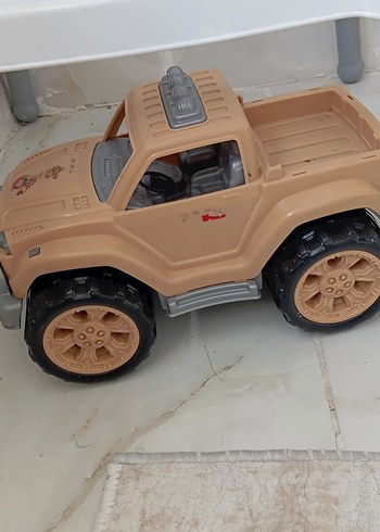 Gri Detaylı Deve Rengi Oyuncak Araba