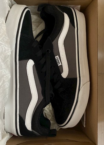 Vans Siyah Gri Spor Ayakkabı. Bir gün giyildi. Sıfır ayarında