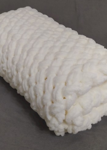 Beyaz Örgü Çocuk Battaniyesi - Görsel 2