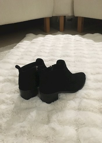 Siyah Süet Kadın Topuklu Bot - Görsel 4