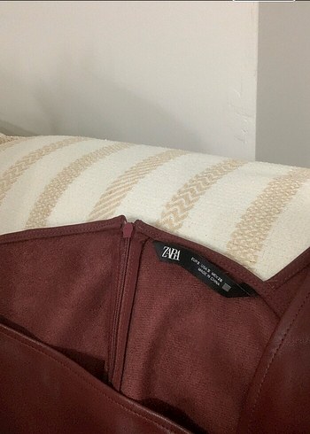 Bordo Deri Midi Drapeli V Yaka Elbise - Görsel 3