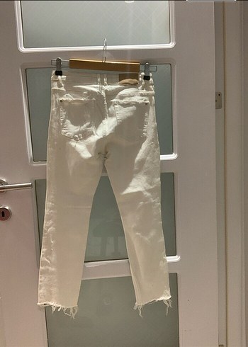 Çok güzel kadın beyaz Zara kot pantolon - Görsel 2