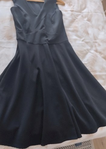 Siyah v yaka düz elbise - Görsel 3