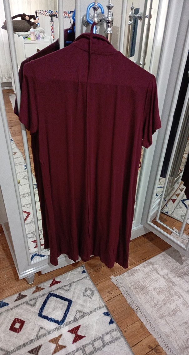 Bordo V Yaka Kısa Kollu Hamile Elbisesi - Görsel 3