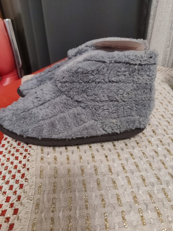 Gri  Sıcak Kürklü Ev Terliği - Görsel 2