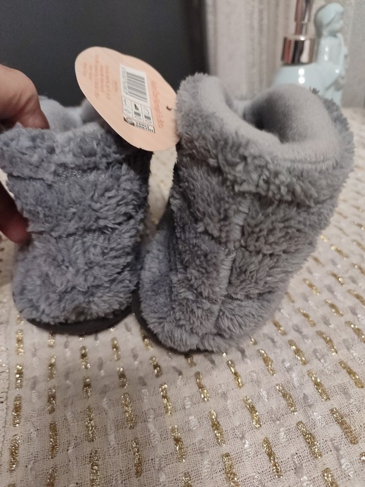 Gri  Sıcak Kürklü Ev Terliği - Görsel 3