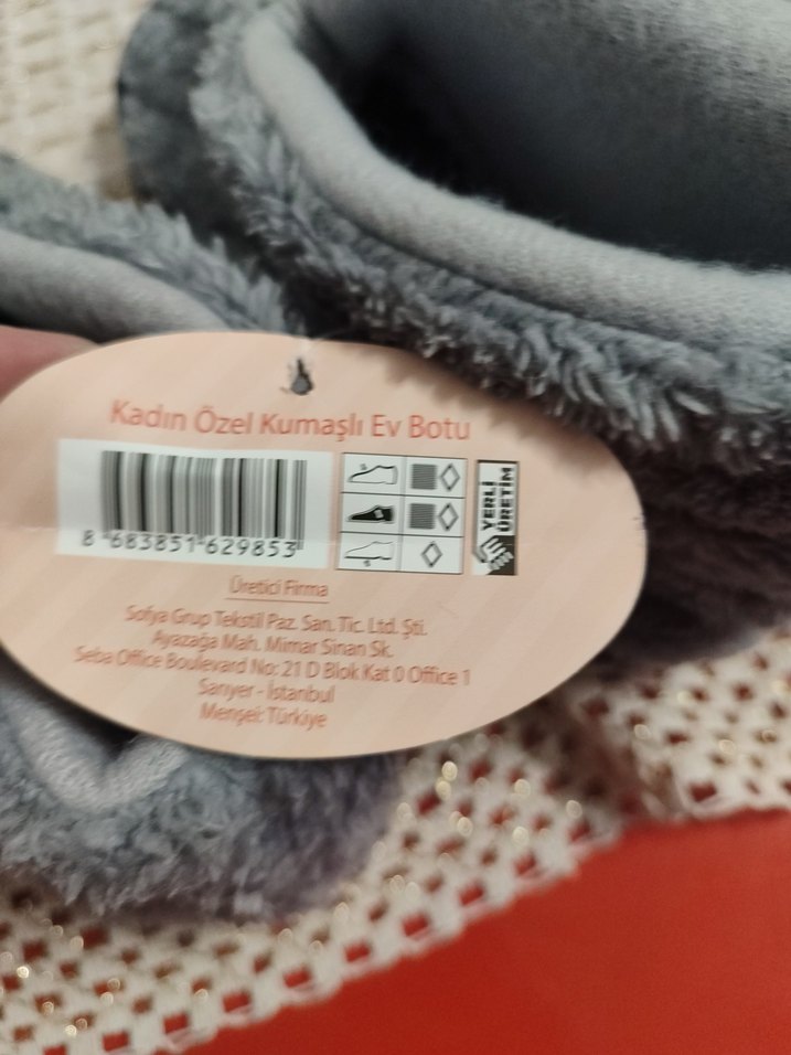 Gri  Sıcak Kürklü Ev Terliği - Görsel 4