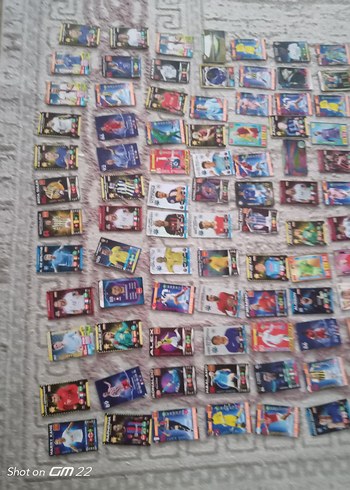 200 adet futbolcu kartları.alana hazır paketinde gönderilir.