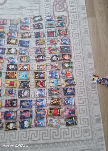 Beden Renk 200 adet futbolcu kartları.alana hazır paketinde gönderilir.