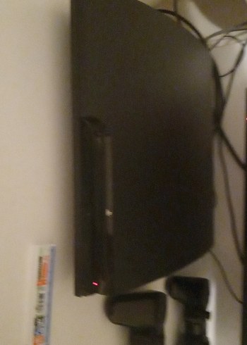  Beden PS3 yanındada 9 adet cd içinde 20 adet oyun vardır.