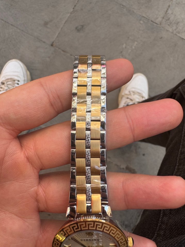 Versace Altın Renk Kadın Kol Saati - Görsel 4