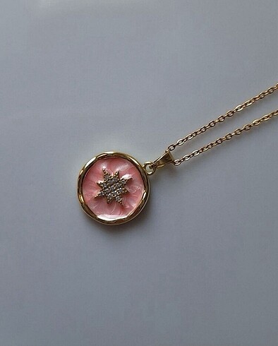 Gold Pembe Mineli Zirkon Taşlı Kolye