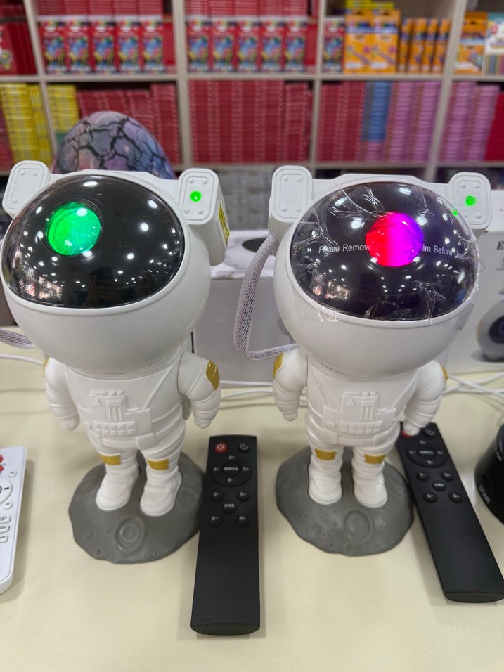 Uzay Temalı Astronot Projektör - Görsel 2