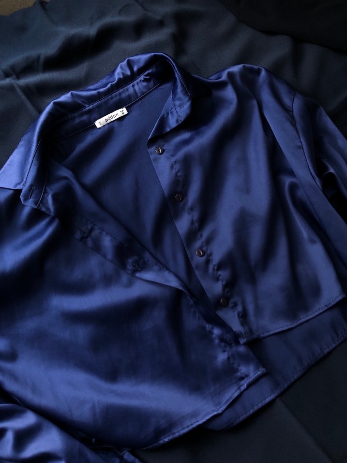 Düğmeli Mavi Saten Kadın Gömlek - Görsel 2