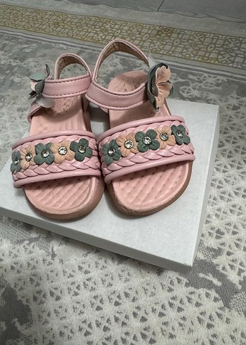 Kızlar için Çiçekli Tokalı Terlik - Görsel 2