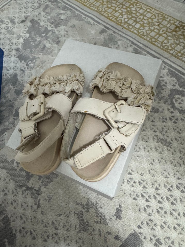 Fırfırlı Bej Kız Sandalet - Görsel 2